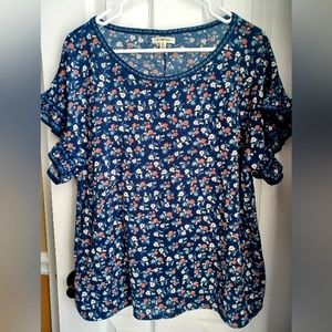 Max studio short sleeve blouse tee shirt